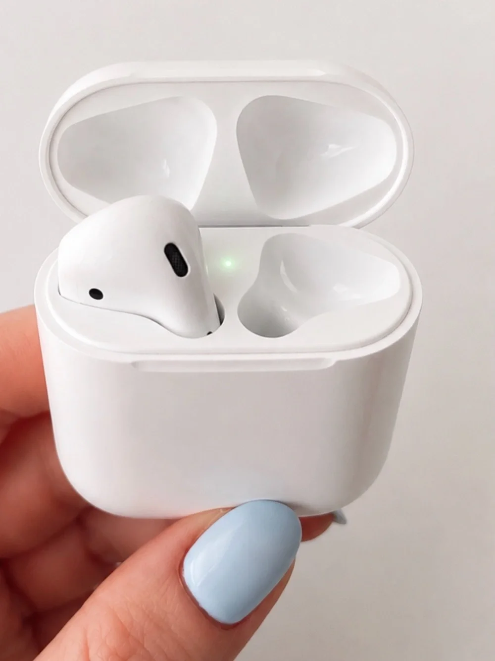 Apple AirPods 1st Gen Left AirPod + Charging Case | Replacement Great Condition